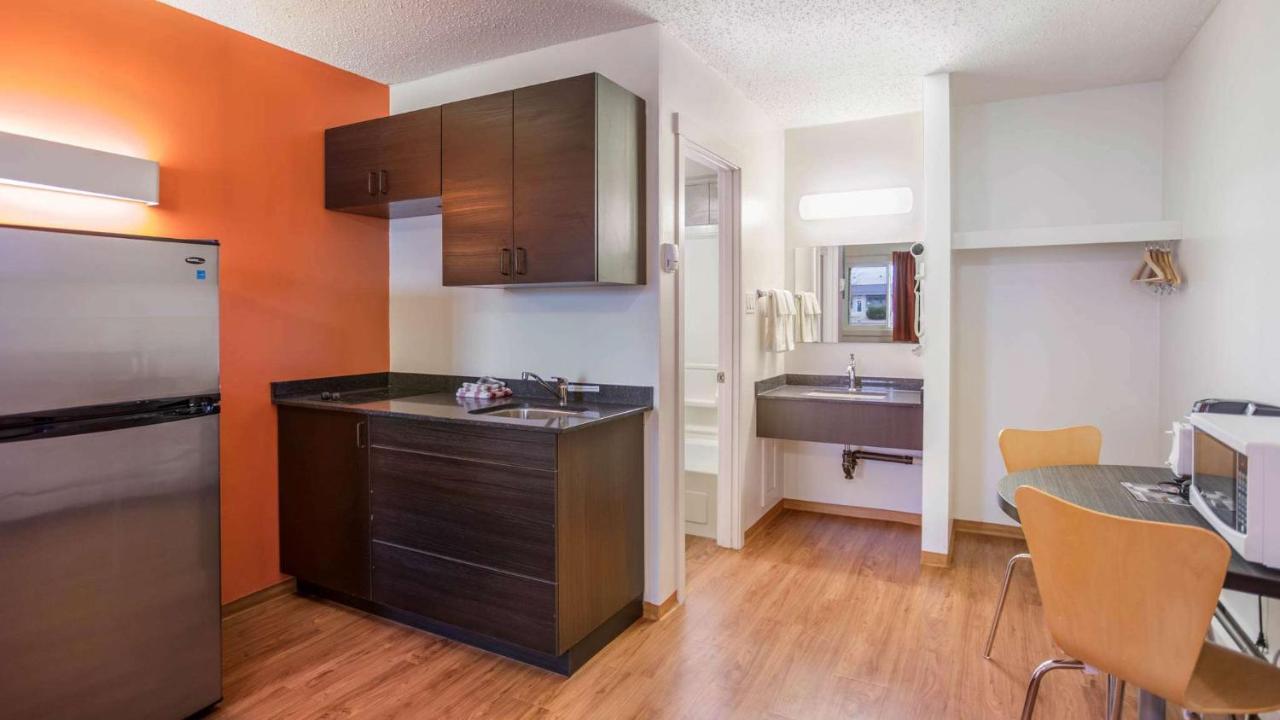 Motel Bo-Camrose, Ab ภายนอก รูปภาพ