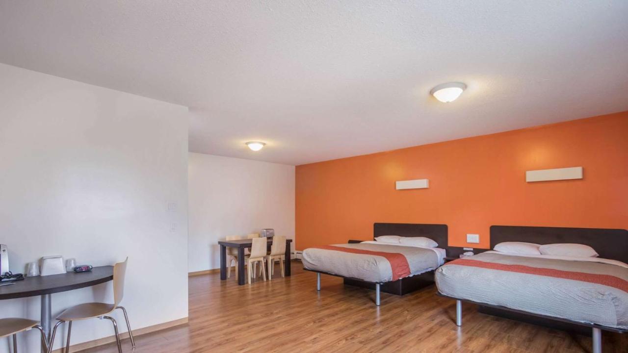 Motel Bo-Camrose, Ab ภายนอก รูปภาพ