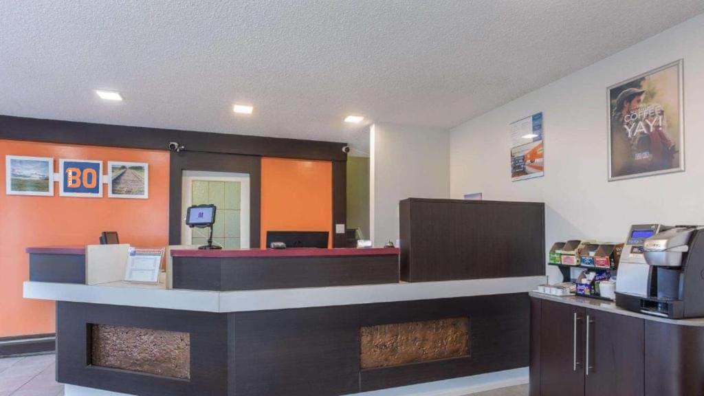 Motel Bo-Camrose, Ab ภายนอก รูปภาพ