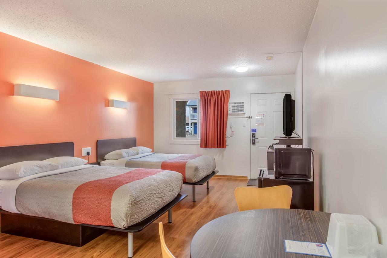 Motel Bo-Camrose, Ab ภายนอก รูปภาพ