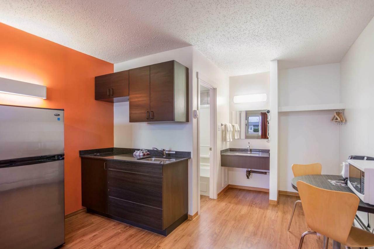 Motel Bo-Camrose, Ab ภายนอก รูปภาพ