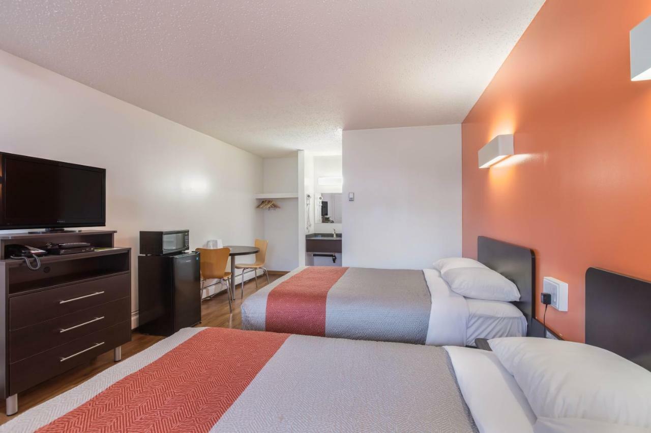Motel Bo-Camrose, Ab ภายนอก รูปภาพ